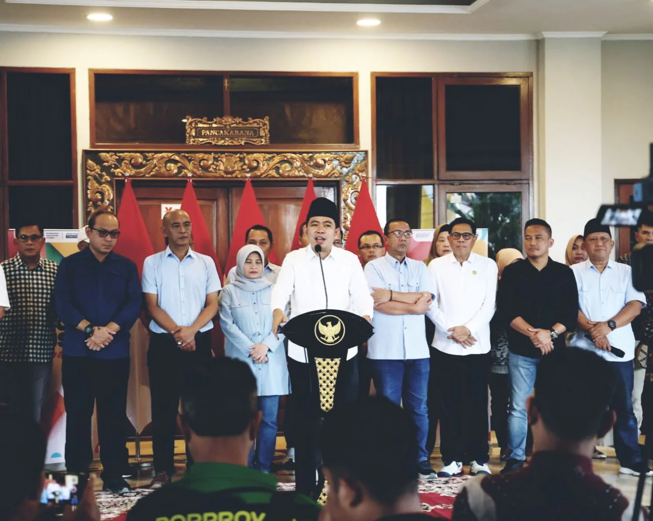 Konferensi pers pembentukan Satgas Khusus di Pendopo Wahyawibawagraha Pemkab Jember.